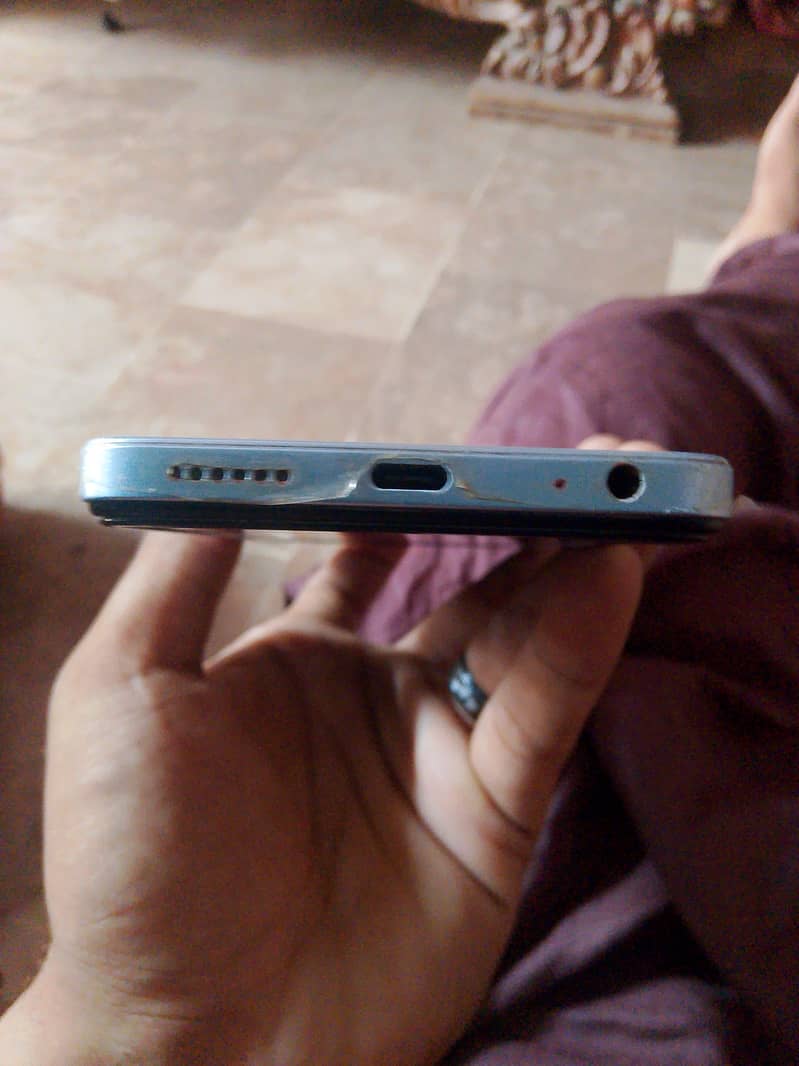 Tecno spark go 2024 with box and charger 2