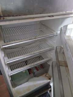 dawlance medium  frej hai 1 sal sy use ma nai hai