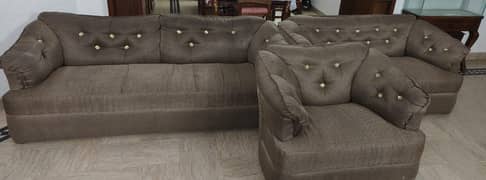 Luxury sofa set {6 seater }