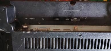 First hand used simple LED 32 inch ( simple no Internet)