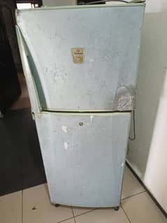 DAWLANCE REFRIGERATOR FOR SALE!