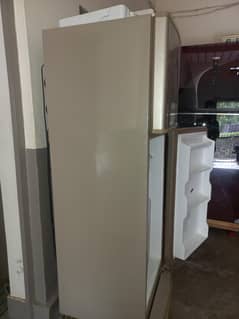 Dawlance Medium Fridge for Sale – Neat & Clean Condition