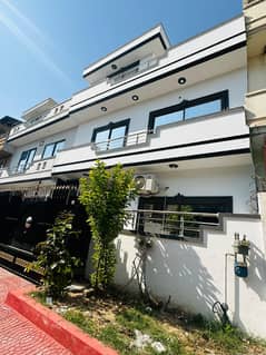 G-13/1 Street 115 Like New House Double Stroy House 25x40 For Sale