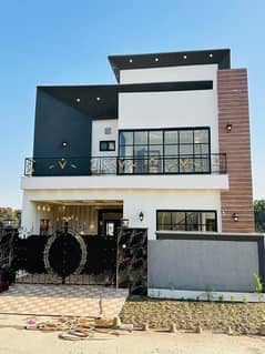 University Town 05 Marla House For Sale