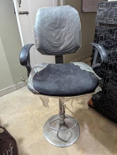 Office Chair adjustable for receptionist 8/10 + Computer trolley 8/10