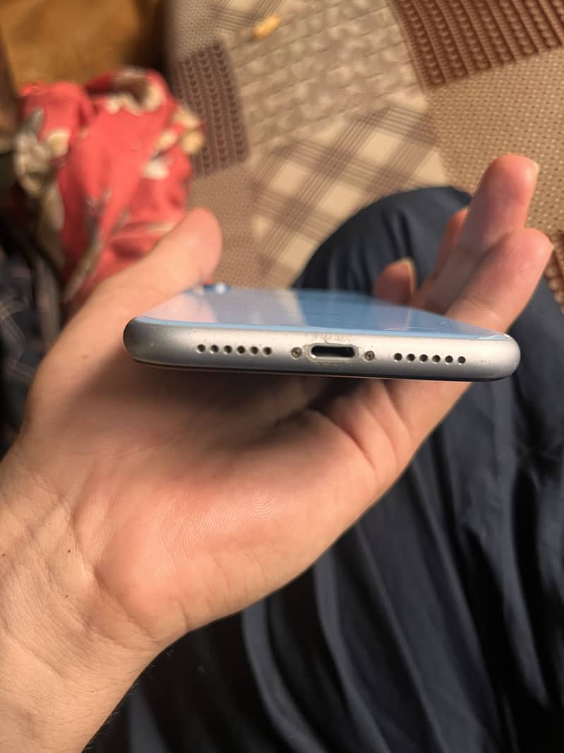iPhone XR used display lines issue battery damaged 2