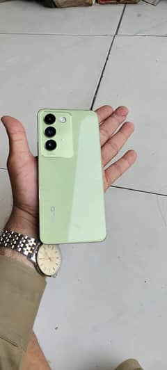 Vivo y100