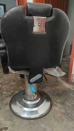 Used Hydraulic Barber Chair | 8/10 Condition | Black Leather