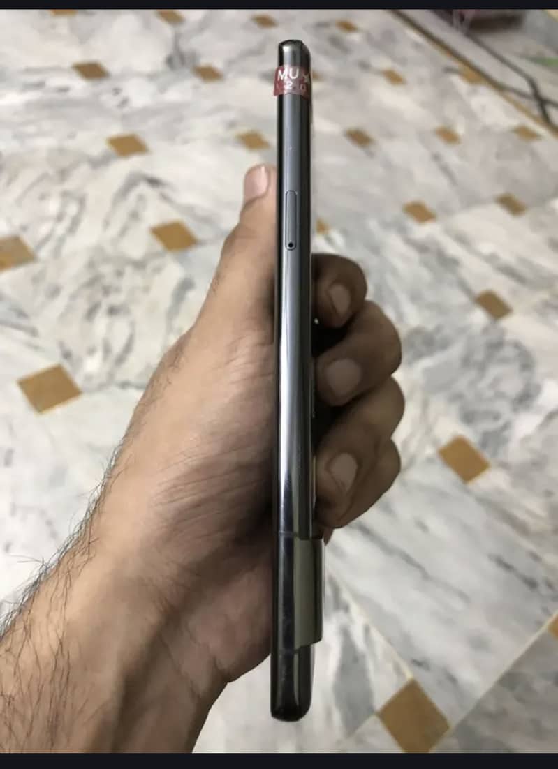 Googles Pixel 7pro 12/128GB 10/10 condition 2