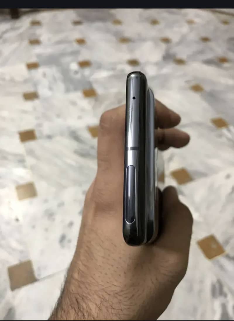 Googles Pixel 7pro 12/128GB 10/10 condition 4