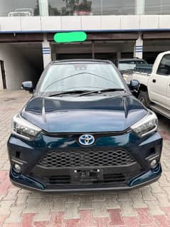 Raize hybrid Z pakage  2021 model 1200 C  nave blue 2025 fresh  import