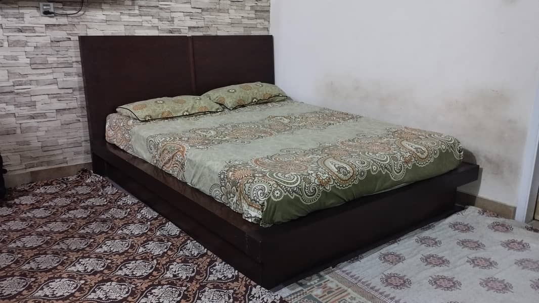 Bed with spring mattress and 2 side tables 1