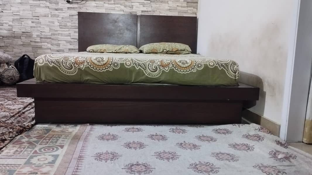 Bed with spring mattress and 2 side tables 3