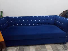 3 seater sofa or barhi peti bistro wali