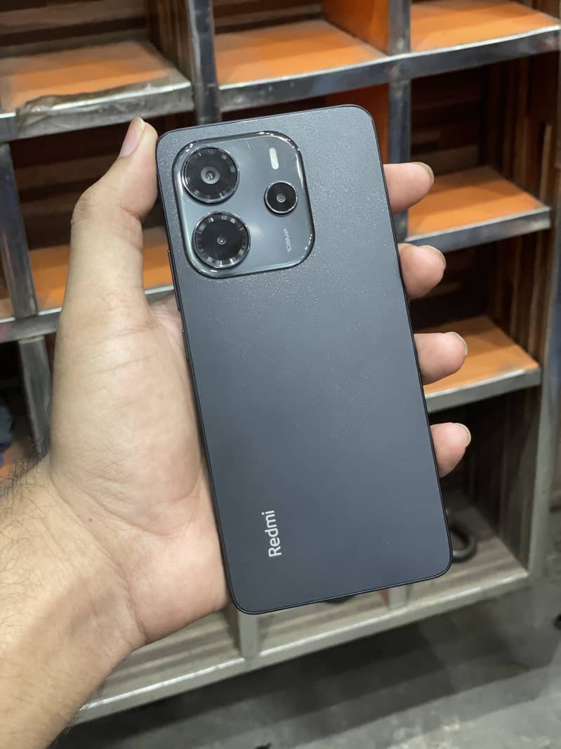 Redmi note 14 8 +8 ram 256 memory only 40 days use box charger pak 3