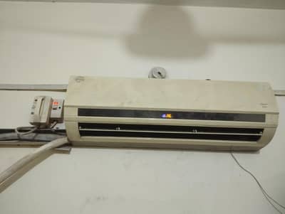 Pel 1 Ton Air Conditioner in Mint Condition