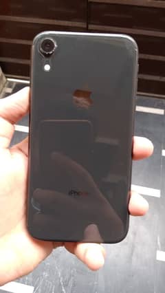 IPhone XR for sale with 2 extra covers