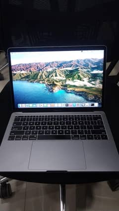 MacBook Pro 2017 - 13" | 16GB RAM | 256GB SSD |