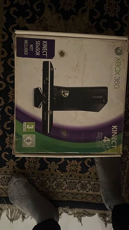 Xbox 360 console with kinect and controller 1