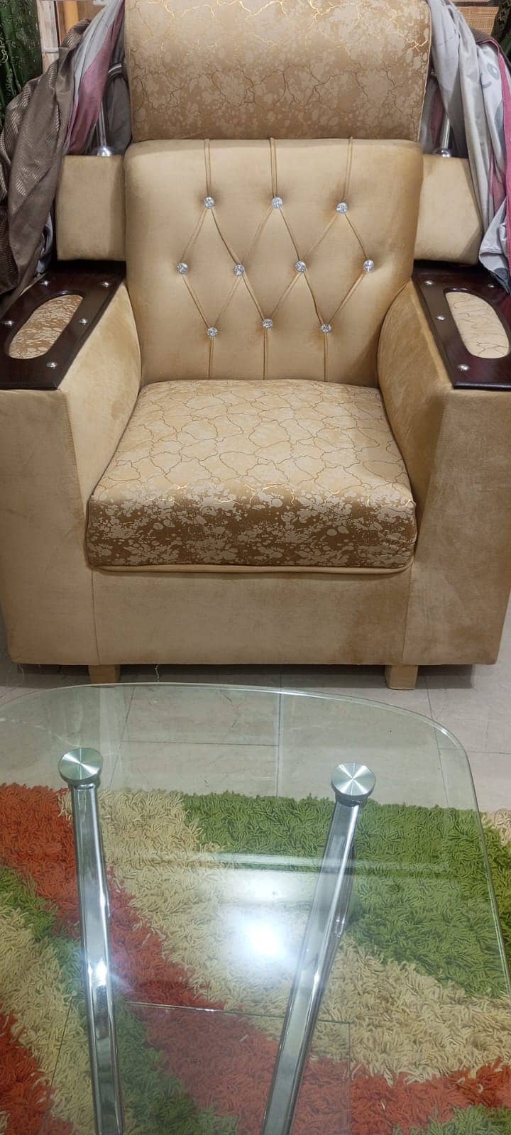 Complete sofa set with center Table 2