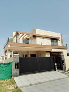 1 KANAL MODERN DESIGNER BUNGALOW FOR SALE IN DHA PHASE 6 CLOSE TO PARK