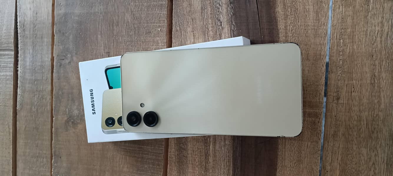 Samsung a06 2month use only with box orignel 1