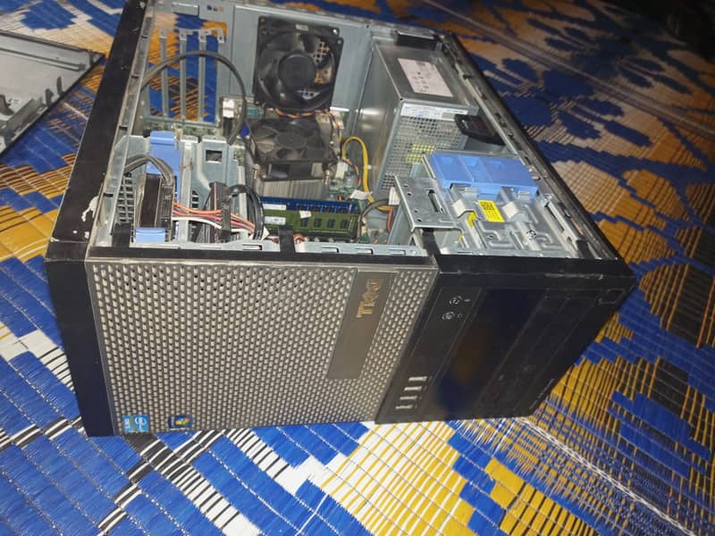 Dell Desktop core i5 3 generation with keyboard, LED, all wires 0