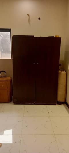 almost new Almira Double Door