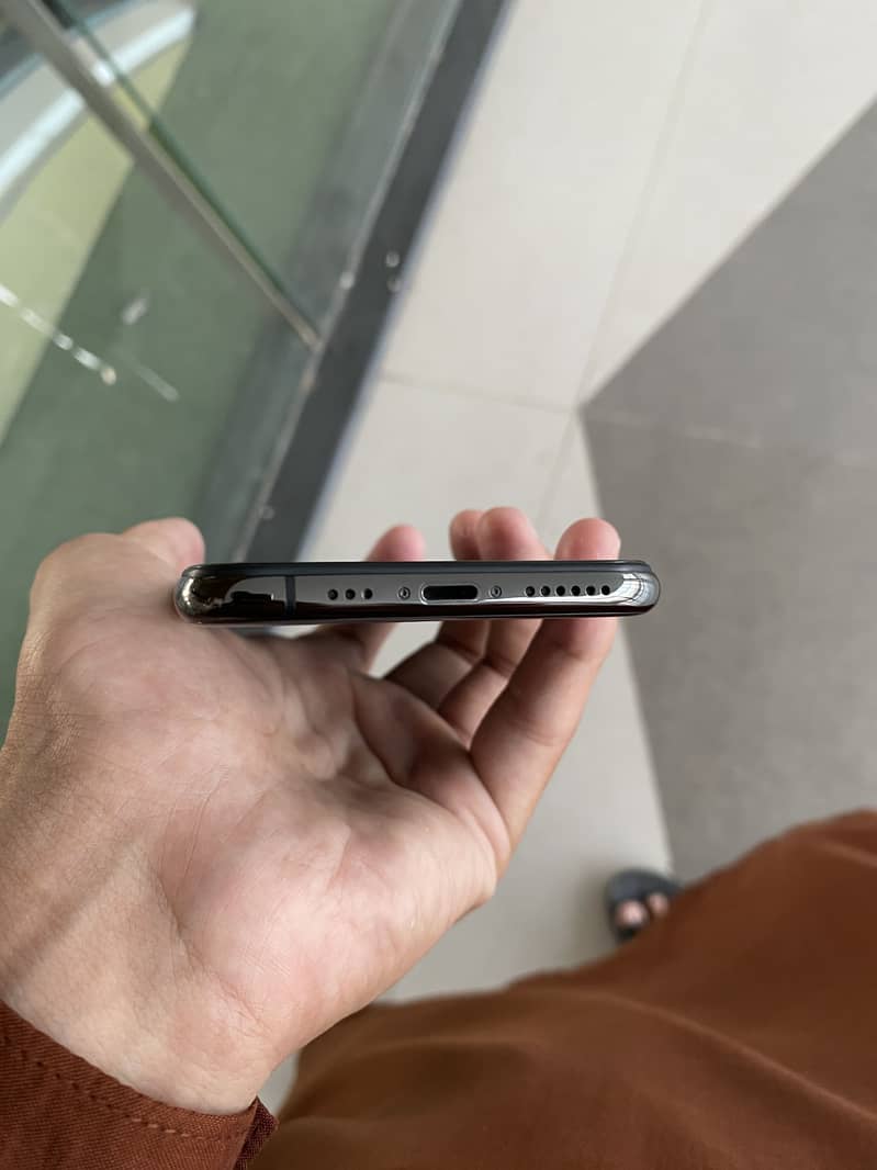 iPhone XS non factory unlock side volume up down button not working 2