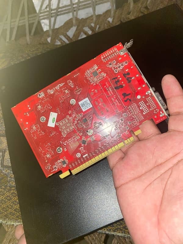 AMD Radeon (TM) R9 360 ddr5 128 bit 1