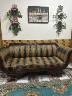 Dewan Sofa with 2 Pillows