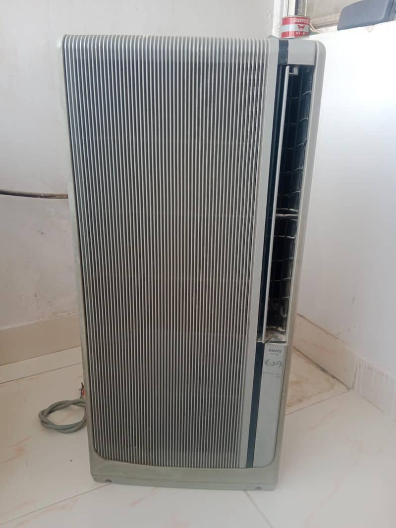 2 month used ac new condition 10/10  and very new condition 1