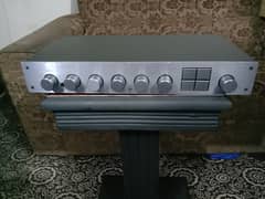 carver pre amplifier C2