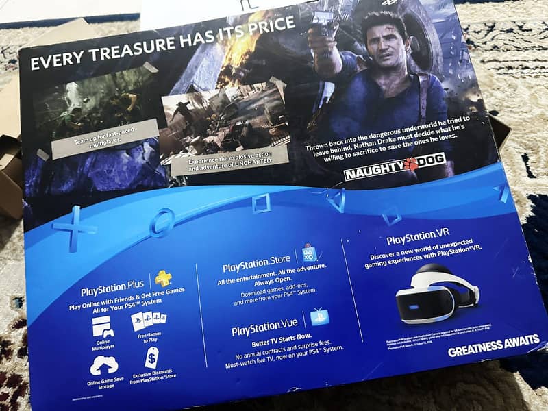 PS4 with 2 controllers with box and cables 1