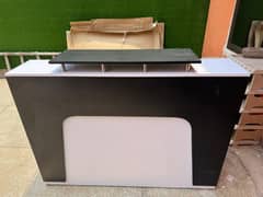 Front Desk/Reception Counter 10/9 Condition Best Quality Material