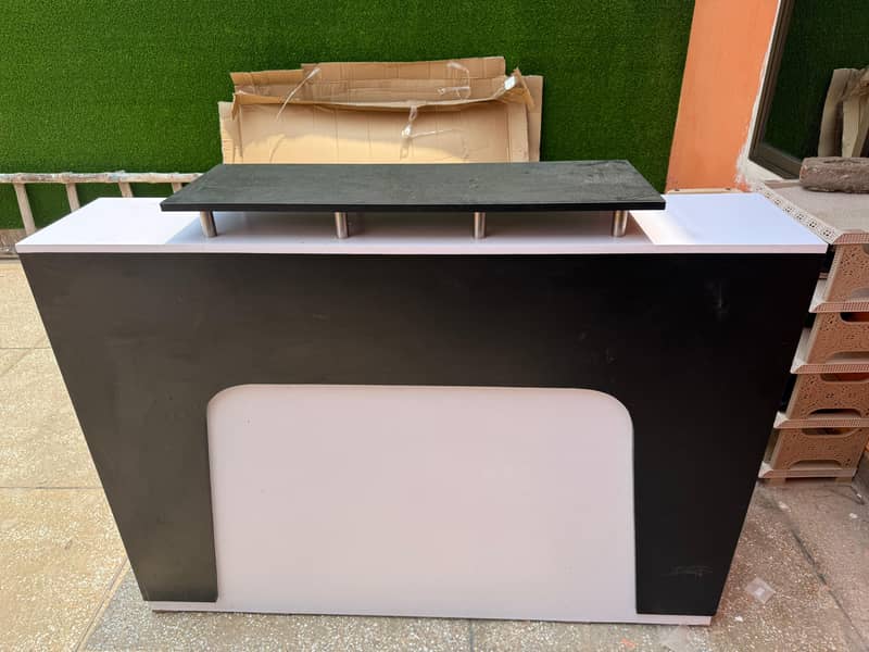 Front Desk/Reception Counter 10/9 Condition Best Quality Material 0