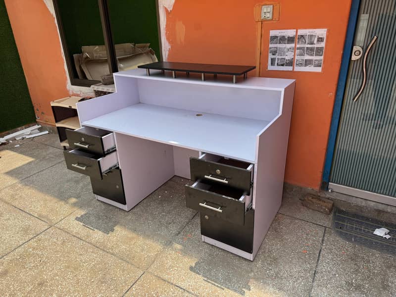 Front Desk/Reception Counter 10/9 Condition Best Quality Material 2