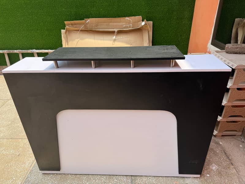 Front Desk/Reception Counter 10/9 Condition Best Quality Material 6