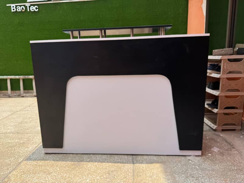 Front Desk/Reception Counter 10/9 Condition Best Quality Material 7
