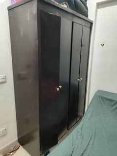 wardrobe (Almari)