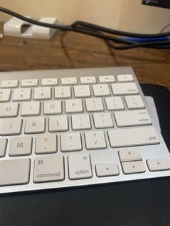 Apple Magic 1 wireless keyboard and mouse set