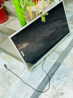 43 Inch SLIM TV 4K UHD – Model MU7000 – Excellent Condition