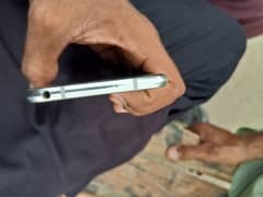 LG v30