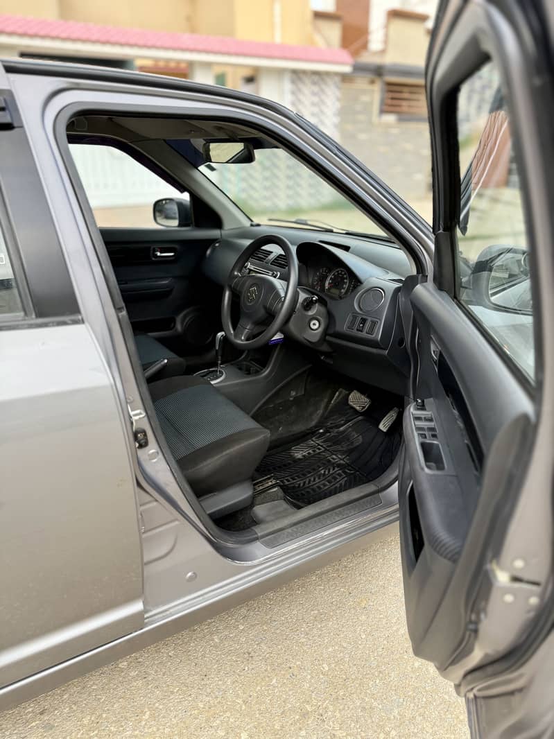 SUZUKI SWIFT TOP OF THE LINE AUTO DLX NAVIGATION EMINENT CONDITION 8