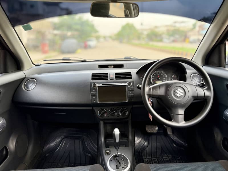 SUZUKI SWIFT TOP OF THE LINE AUTO DLX NAVIGATION EMINENT CONDITION 16