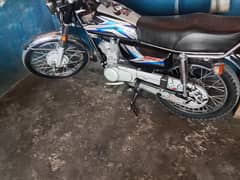 orjnal bike all ok han Tanki 2025 ki han wo bi orjnal