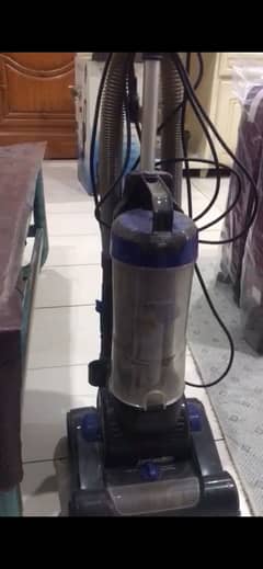 "High-Power Vacuum Cleaner in Excellent Condition – Best Price!"
