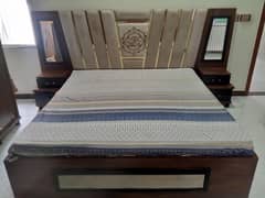 BED(without mattress)AND DRESSING TABLE