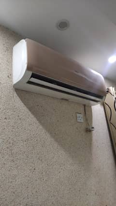 Haier 1.5 ton Split AC  9/10 condition