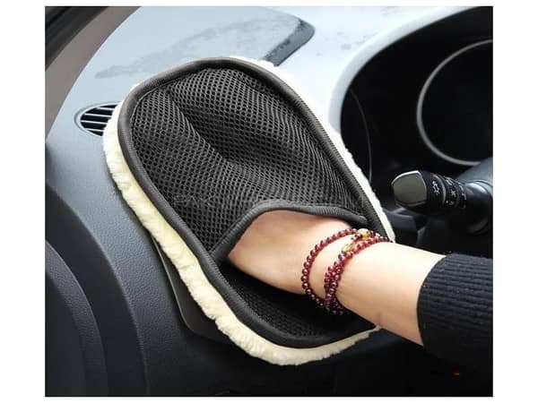 Synthetic Wool Mitt for Scratch-Free Car Wash - Interior & Exterior Use